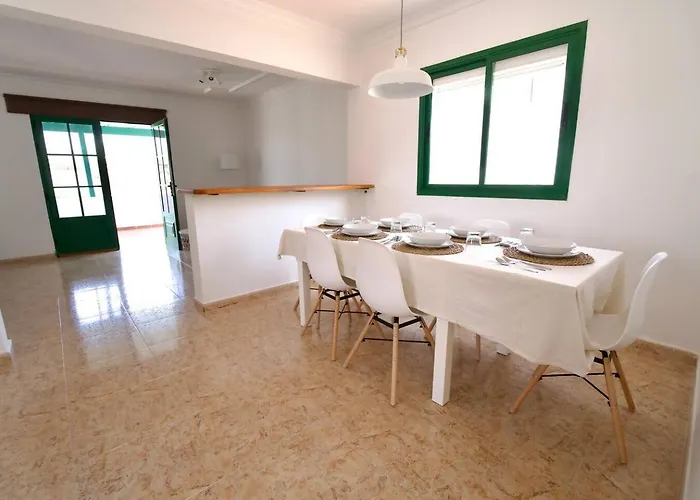 Casa Kalendra Rofe Tu Refugio Cerca Del Mar Сasa de vacaciones Guatiza